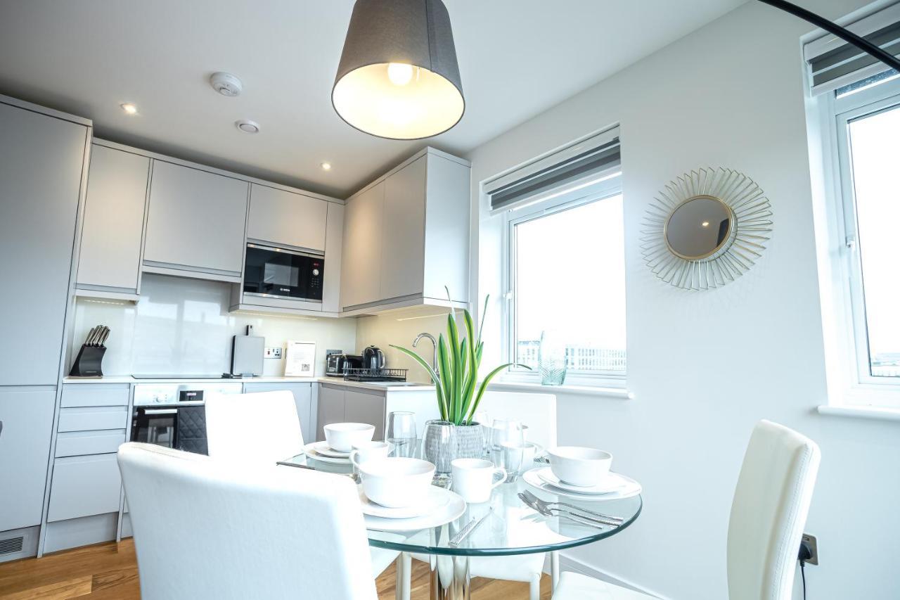Villa Deluxe Chic 1 2 Bed Apts Near Heathrow Legoland Windsor Slough Extérieur photo