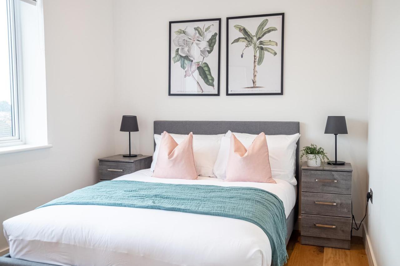 Villa Deluxe Chic 1 2 Bed Apts Near Heathrow Legoland Windsor Slough Extérieur photo