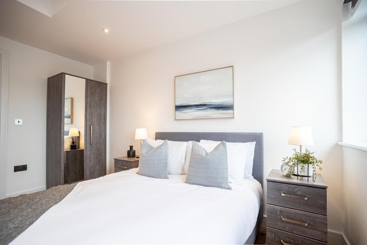 Villa Deluxe Chic 1 2 Bed Apts Near Heathrow Legoland Windsor Slough Extérieur photo