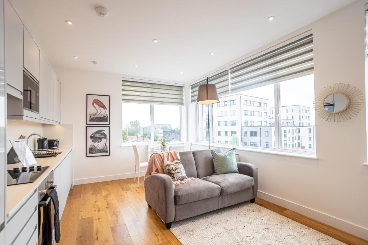 Villa Deluxe Chic 1 2 Bed Apts Near Heathrow Legoland Windsor Slough Extérieur photo