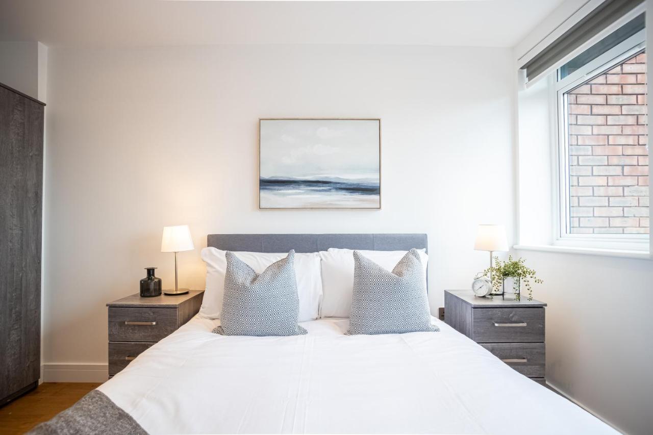 Villa Deluxe Chic 1 2 Bed Apts Near Heathrow Legoland Windsor Slough Extérieur photo