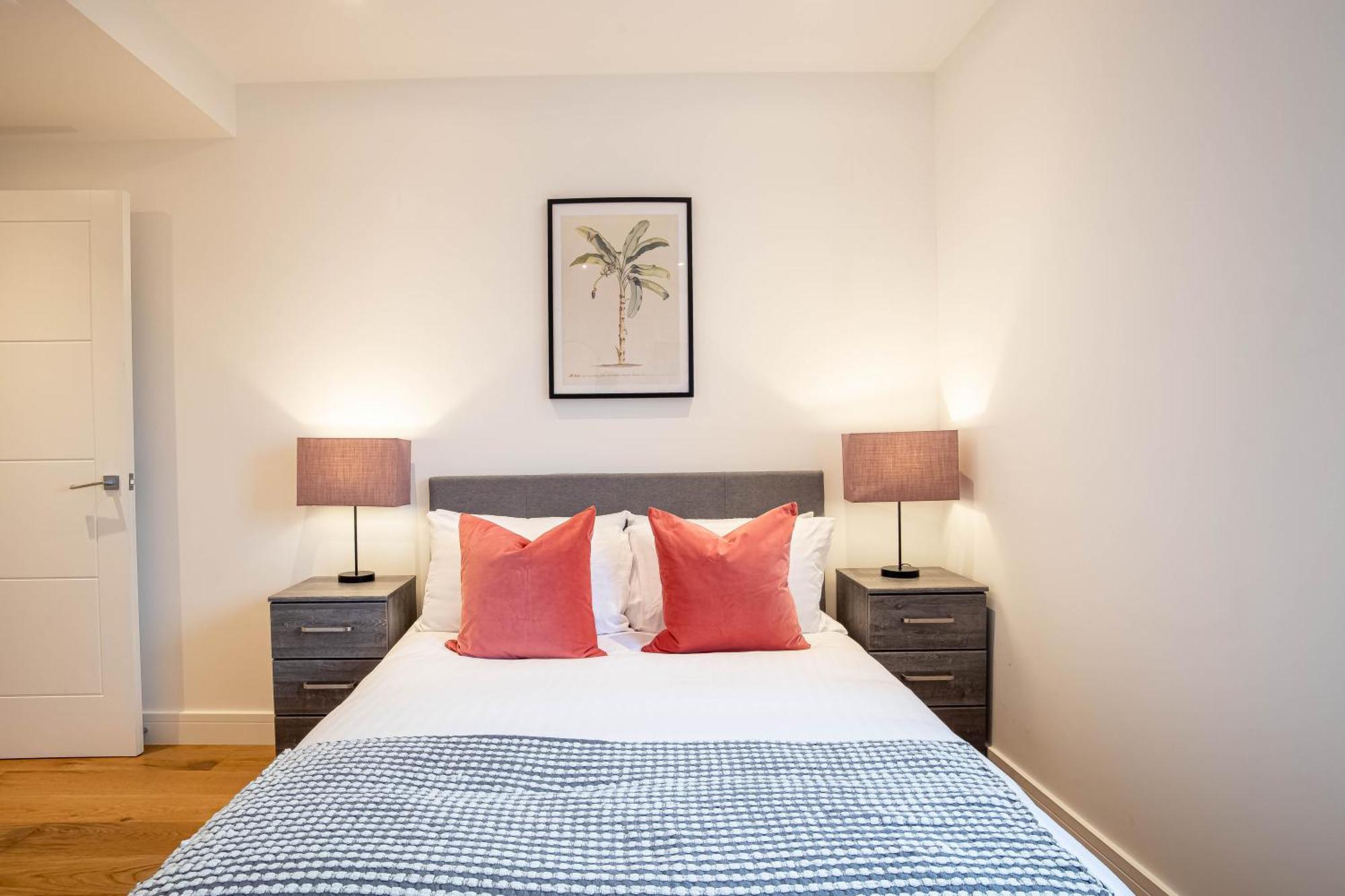 Villa Deluxe Chic 1 2 Bed Apts Near Heathrow Legoland Windsor Slough Extérieur photo