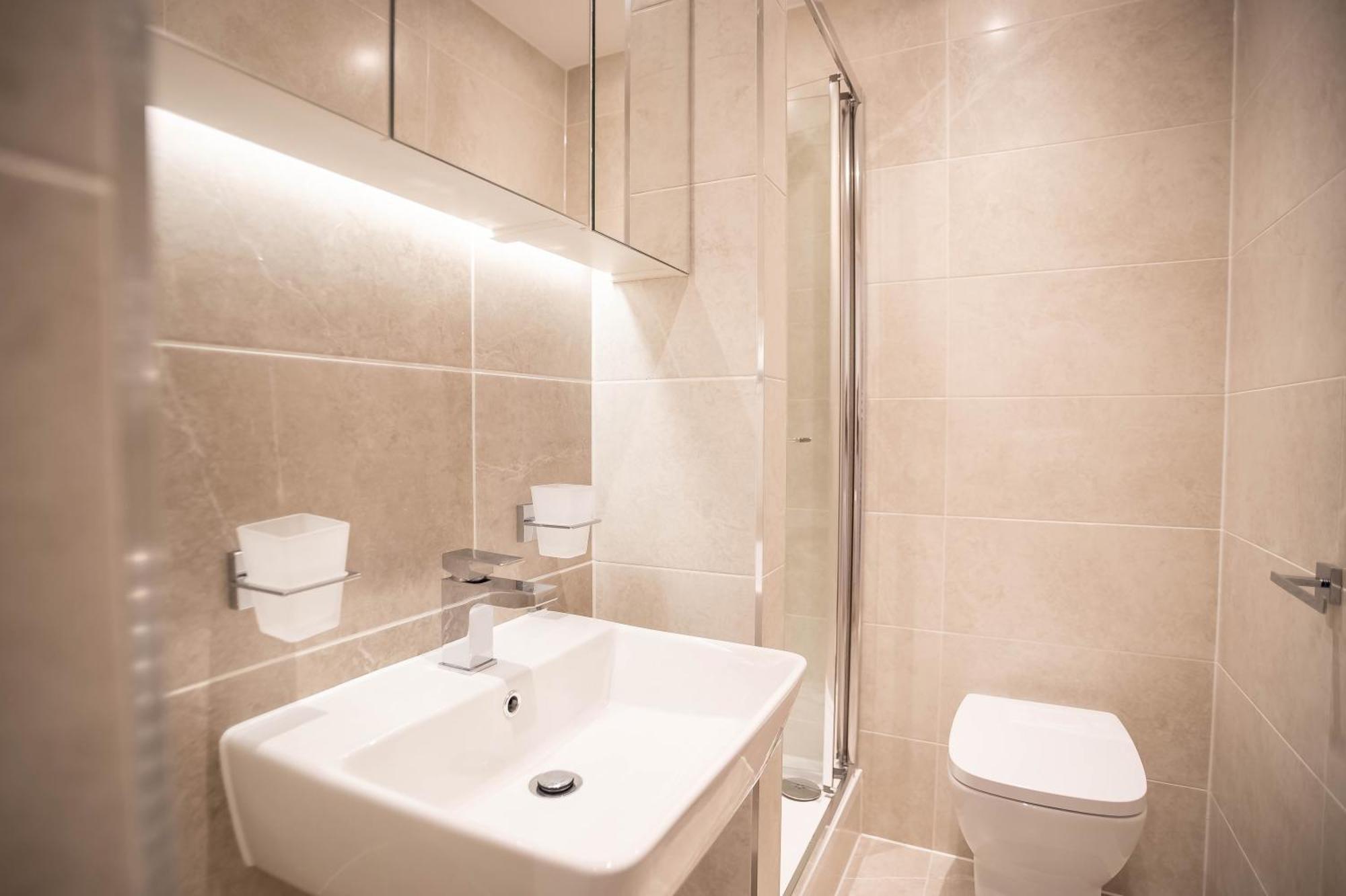 Villa Deluxe Chic 1 2 Bed Apts Near Heathrow Legoland Windsor Slough Extérieur photo