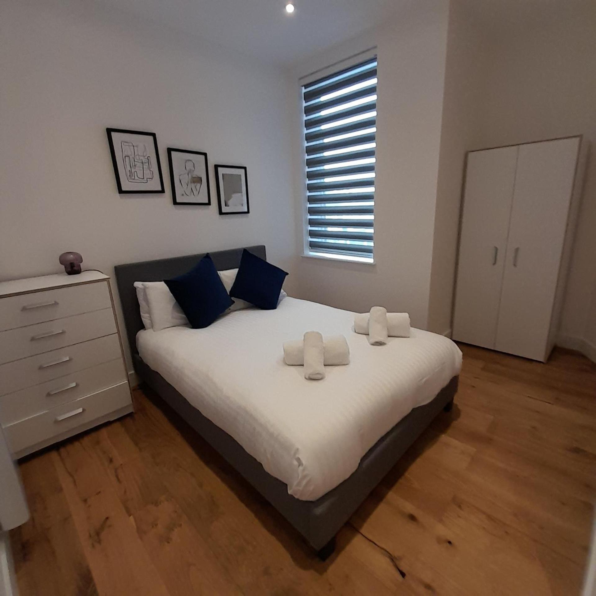 Villa Deluxe Chic 1 2 Bed Apts Near Heathrow Legoland Windsor Slough Extérieur photo