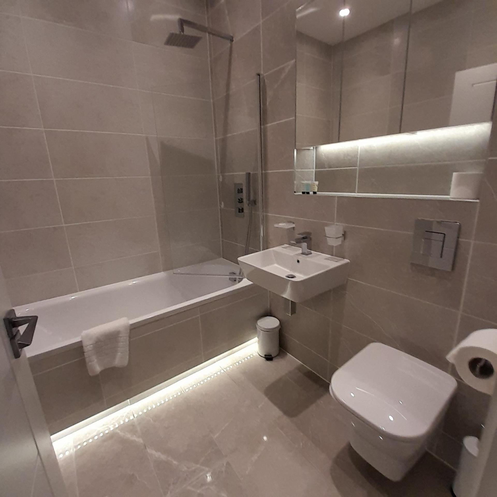 Villa Deluxe Chic 1 2 Bed Apts Near Heathrow Legoland Windsor Slough Extérieur photo